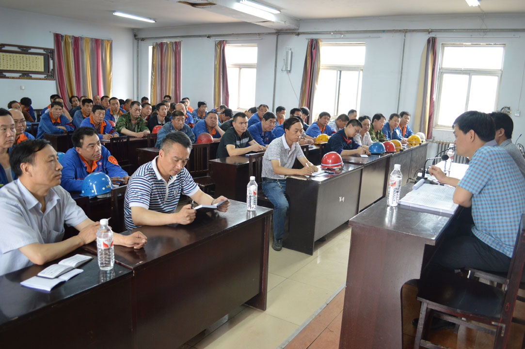 省安监局领导到公司进行安全宣讲 传达中央、省、市领导重要指示.jpg